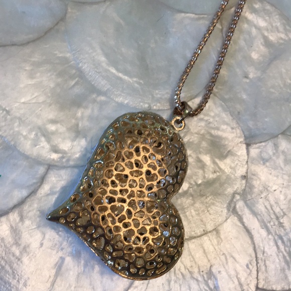 “NWT” BETSEY JOHNSON Gold Heart Necklace with Multicolor Gems - Picture 5 of 9